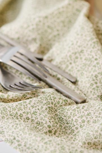 Ib LIb Laursen theedoek groen en bloementjes