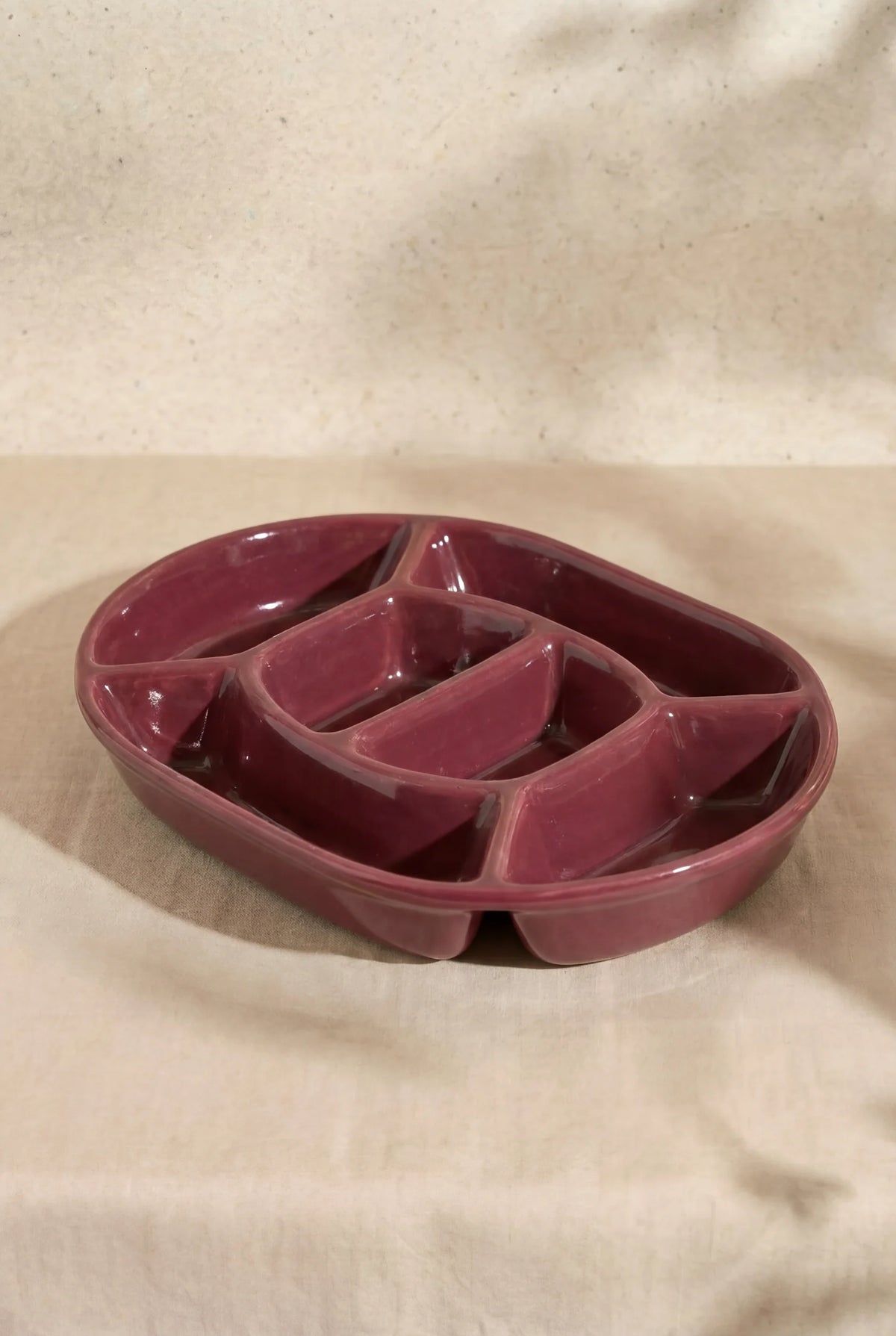 NINE snack platter burgundy Nova