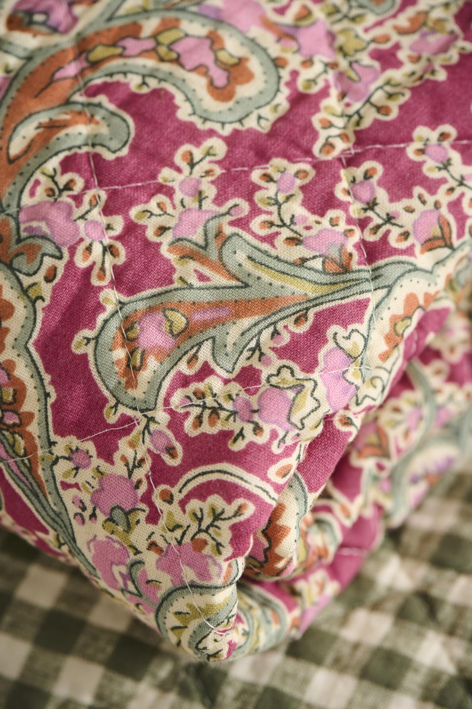 IB Laursen Quilt Raspberry