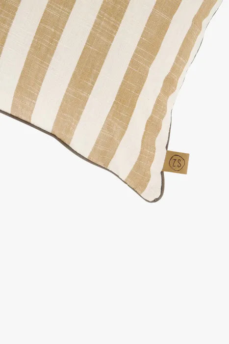 Zusss kussen hartje streep 45x45cm zand/camel