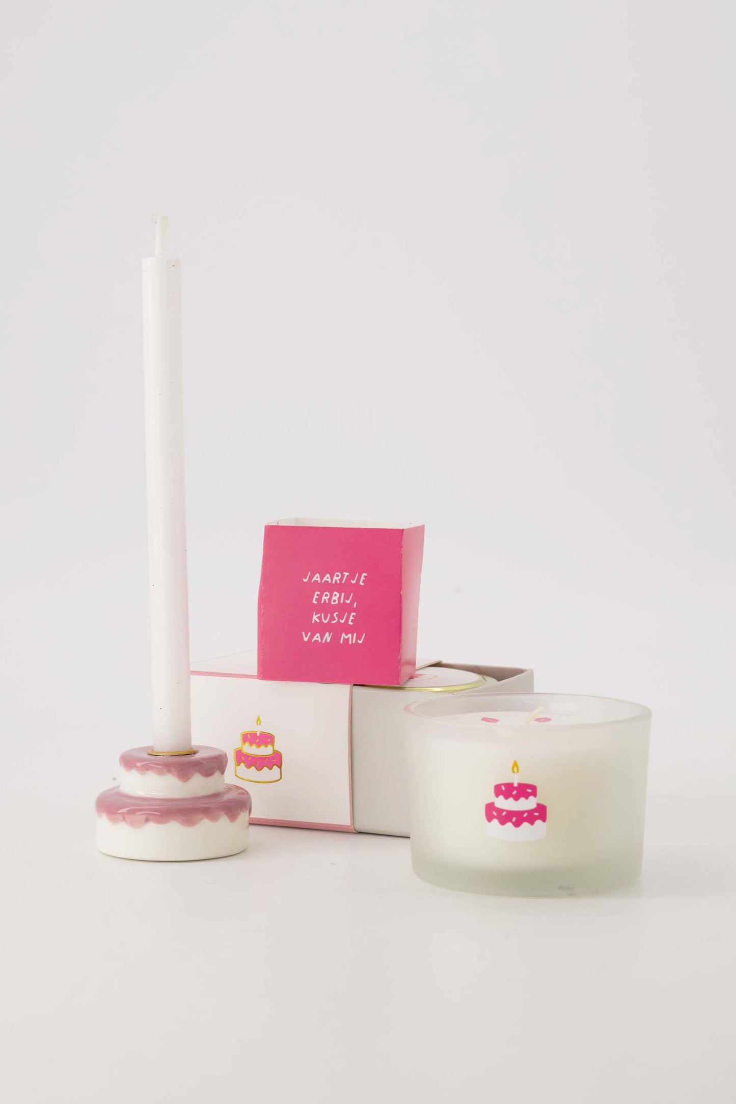 Zusss geurkaars tinnen in schuifdoosje gefeliciteerd taart wit roze