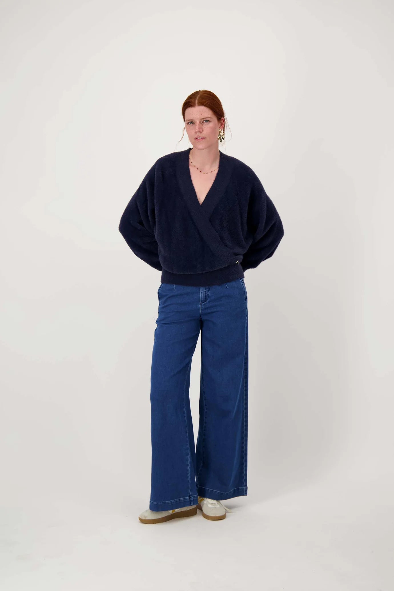 Zusss wikkel trui in fluffy garen blue