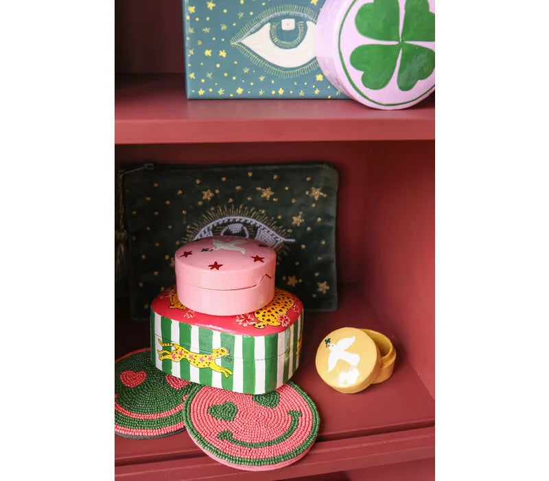 All the luck around the world - medium doosje roze met witte duif