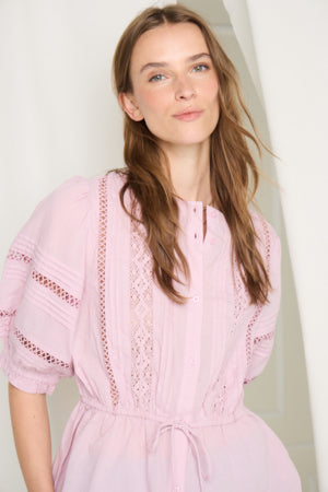 Roze blouse met kant – Atelier Reve - IRBELLA SH