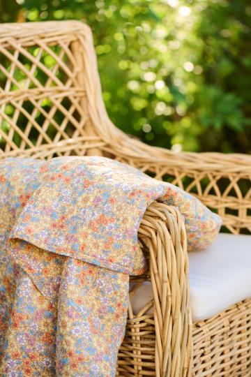 IB laursen quilt geel met bloemen