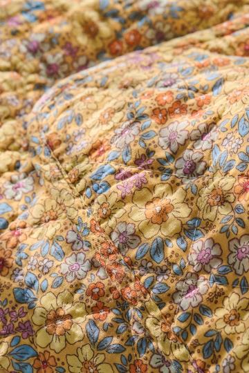 IB laursen quilt geel met bloemen