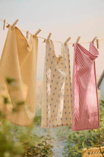 Theedoek Ib laursen rood roze