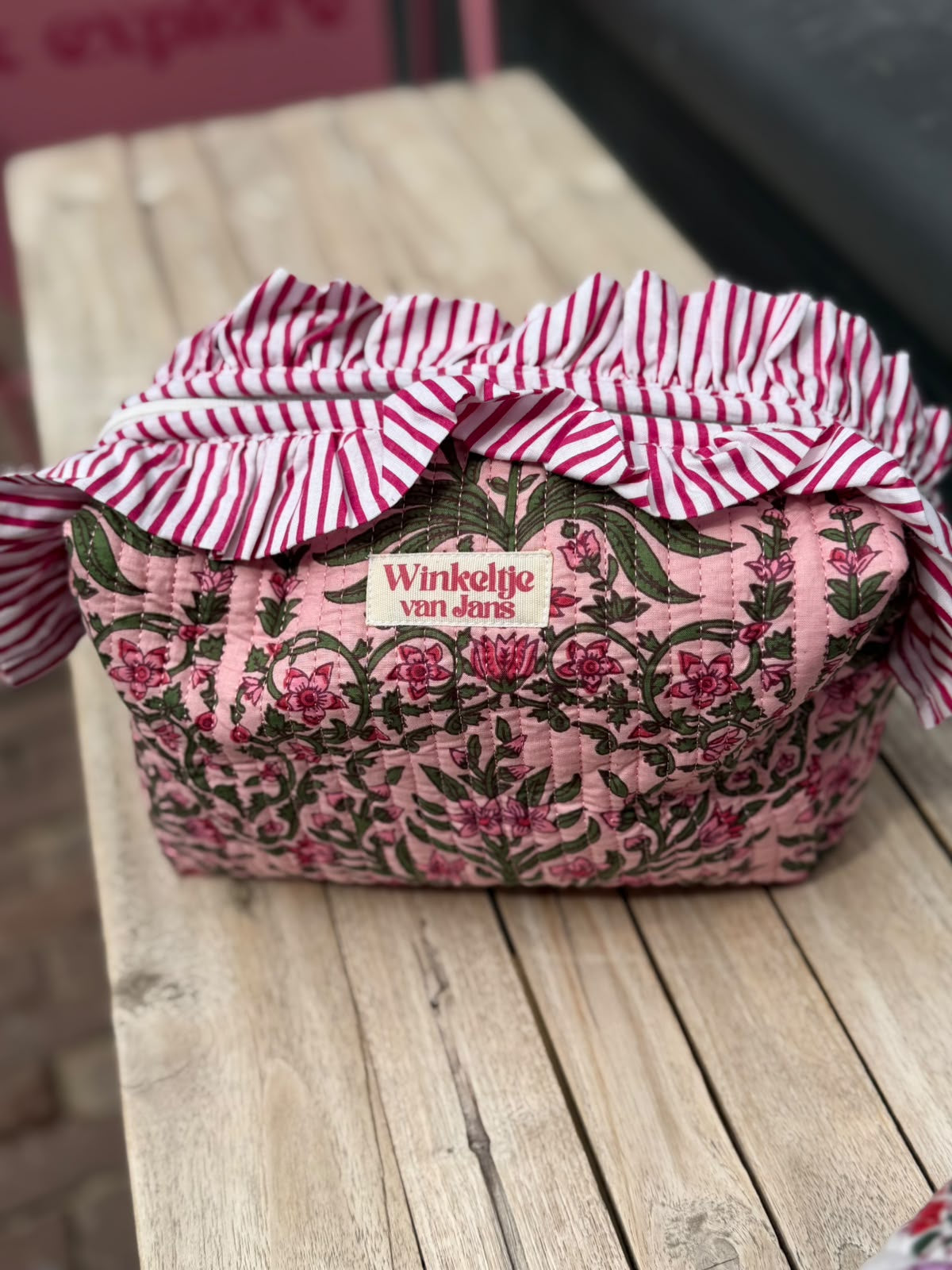 Toilettas  fel roze bloemen met groen