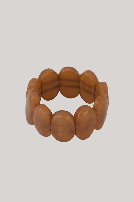 Zusss elastieken brede kralen armband warm camel