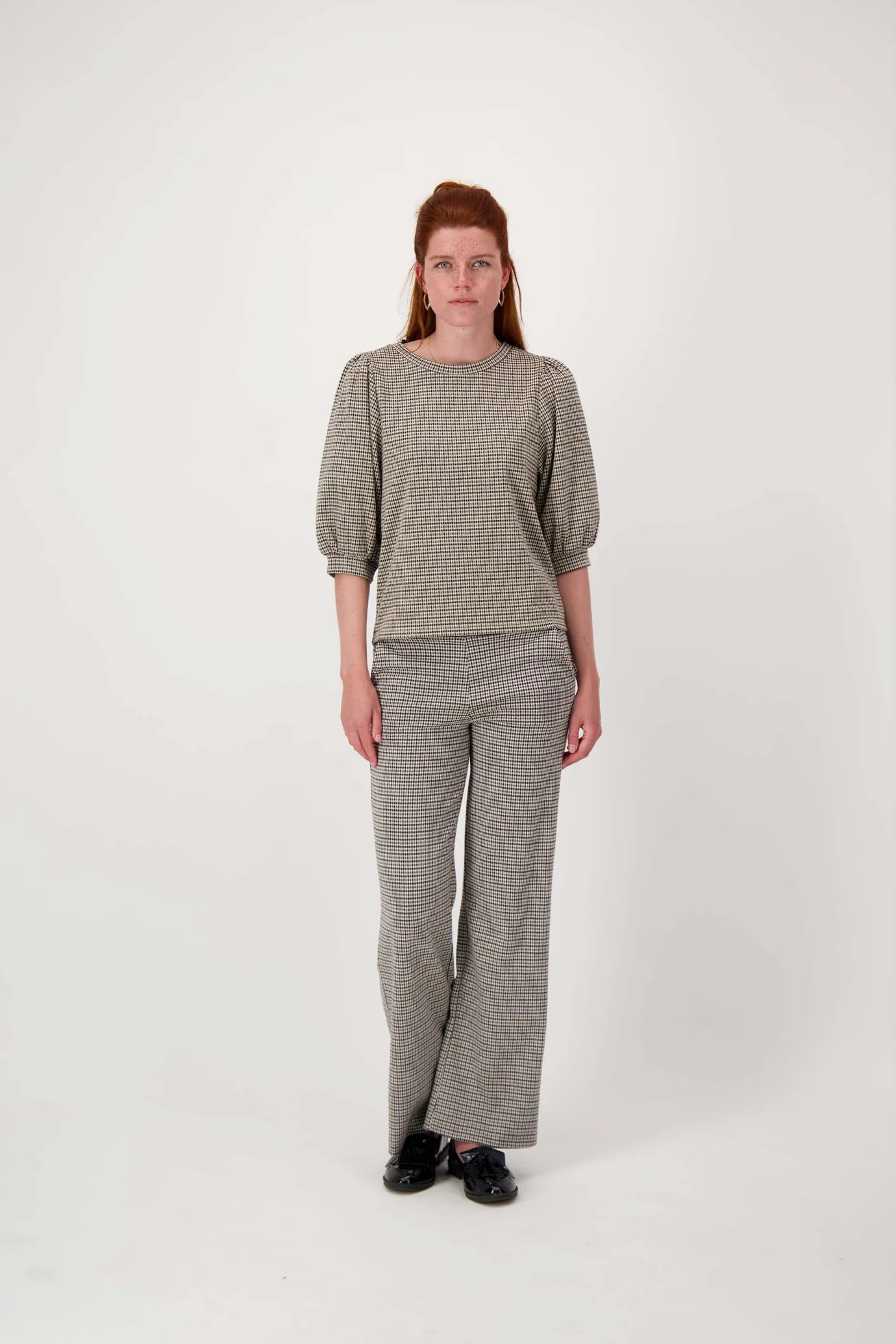 Zusss geruite lange broek.