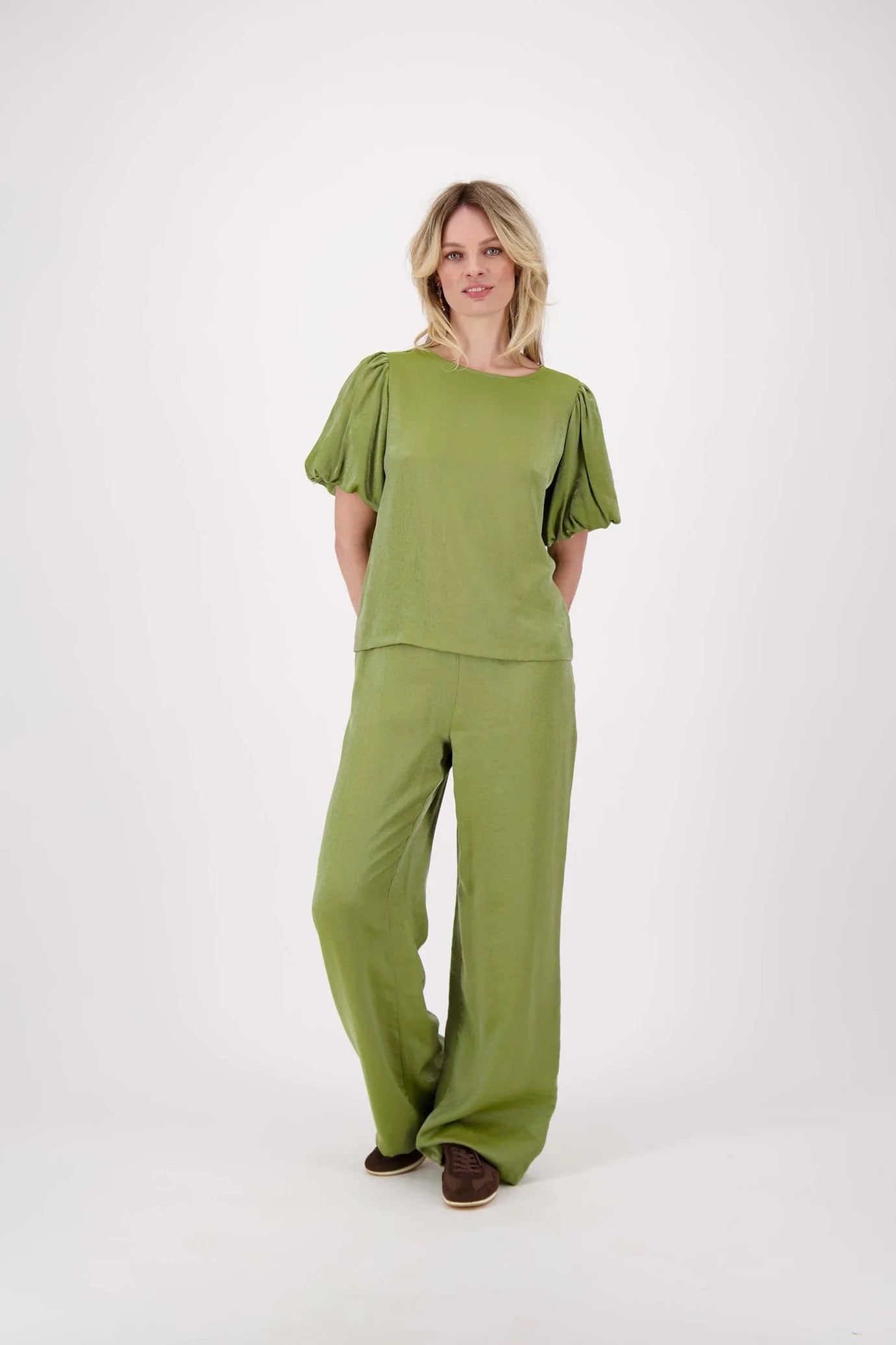 Zusss satijnen top met pofmouw