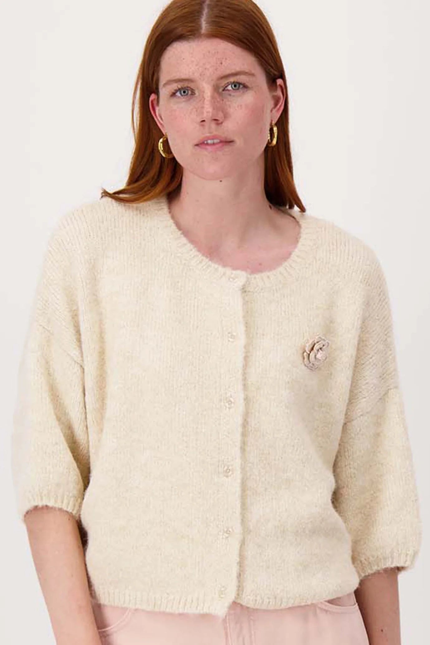 Zusss zacht basis vest met vleermuis mouwen en broche