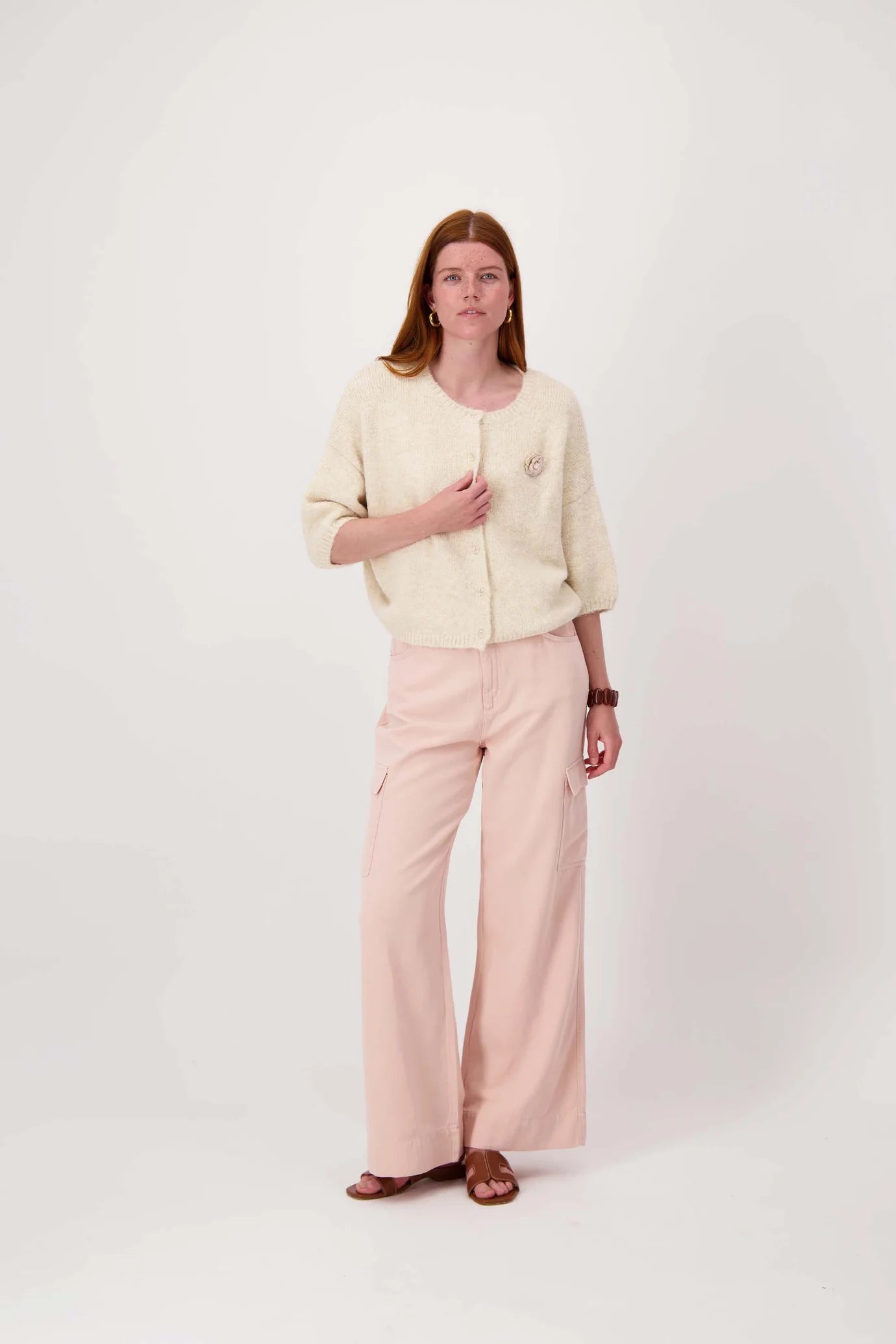 Zusss zacht basis vest met vleermuis mouwen en broche